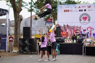79. Endonezya Bağımsızlık Günü kutlamalarında ponpon kız takımı sahne alacak.