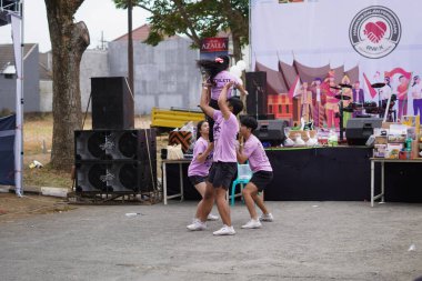 79. Endonezya Bağımsızlık Günü kutlamalarında ponpon kız takımı sahne alacak.