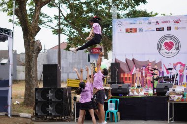 79. Endonezya Bağımsızlık Günü kutlamalarında ponpon kız takımı sahne alacak.