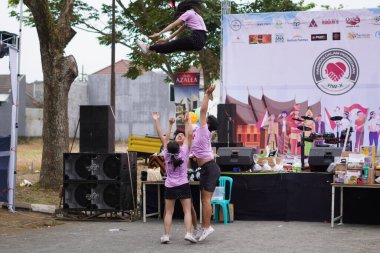79. Endonezya Bağımsızlık Günü kutlamalarında ponpon kız takımı sahne alacak.