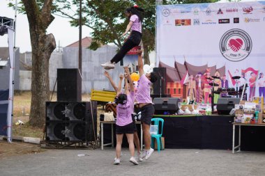 79. Endonezya Bağımsızlık Günü kutlamalarında ponpon kız takımı sahne alacak.