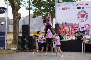 79. Endonezya Bağımsızlık Günü kutlamalarında ponpon kız takımı sahne alacak.