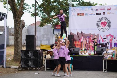 79. Endonezya Bağımsızlık Günü kutlamalarında ponpon kız takımı sahne alacak.