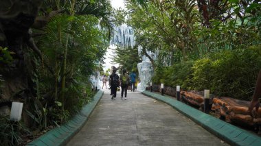 Dino Park Jatim Park 3, Batu City 'deki oyun parkının bir parçası olan buzul çağına taşınıyoruz.