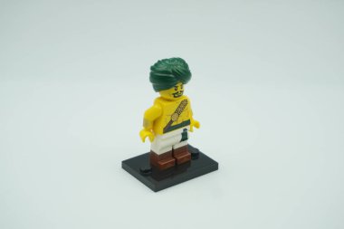 Tatlı savaşçısı Lego mini figür tuğlalar beyaz arka planda oyuncak