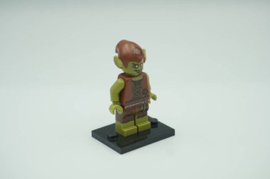 Cin Lego minicik tuğlalar beyaz arka planlı oyuncak