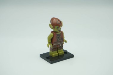 Cin Lego minicik tuğlalar beyaz arka planlı oyuncak