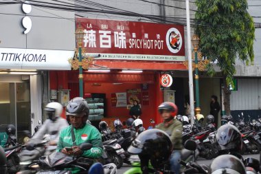 Kayutangan Heritage, Malang 'da yol kenarında baharatlı güveç satan Çin restoranı.