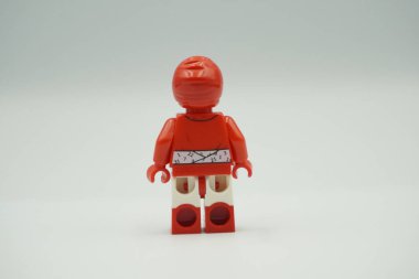 Beyaz geçmişi olan DC süper kahramanlarından Lego Mini Takvim Adam