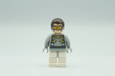 Beyaz arkaplandaki Lego Hydra küçük harf Marvel karakteri