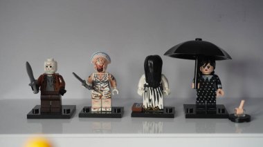 Korkunç minyatür oyuncaklar, Sadako, Çarşamba, 13. Cuma ve diğer korku figürleri.