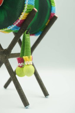 Minyatür cami davuluna beyaz arka planlı davul asacağı.