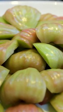 Chompu elması, Syzygium yamboe, Malabar erik ağacı. Krep ailesinin dünyasından. Çok güzel. Yüksek kaliteli FullHD görüntüler