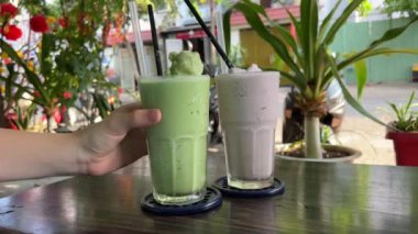 Fox Berries ve Avocado Smoothie Seç Seç Seç Seç Seç Seç Seç Seç Seç Seç Seç Seç Sağlıklı Kokteyl Seç Bir Seçim Yap. Yüksek kalite 4k görüntü