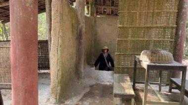 1979 'da Cu Chi, Vietnam' da ulusal tarihi bir yer olarak kabul edilen Cu Chi tünellerinin merkezindeki özgürleştirilmiş bölgenin yeniden canlandırılması