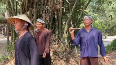 Vietnam Savaşı sırasında Cu Chi tünellerindeki gerilla kampına bakan Vietnamlı işçi mankenler birkaç askeri seferin yeriydi. Cu Chi, Viet Nam Cu Chi 