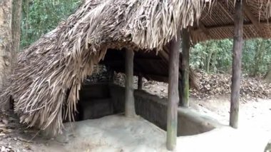 Vietnam Savaşı sırasında Cu Chi tünellerindeki gerilla kampının görüldüğü yer artık turistik bir yer. Seyahat konsepti. Cu Chi, Viet Nam Cu Chi 