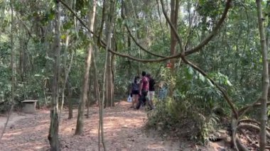 Vietnam Savaşı sırasında Cu Chi tünellerindeki gerilla kampının görüldüğü yer artık turistik bir yer. Seyahat konsepti. Cu Chi, Viet Nam Cu Chi 06.06.2024