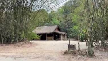 1979 'da Cu Chi, Vietnam' da ulusal tarihi bir yer olarak kabul edilen Cu Chi tünellerinin merkezindeki özgürleştirilmiş bölgenin yeniden canlandırılması