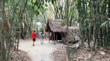 Vietnam Savaşı sırasında Cu Chi tünellerindeki gerilla kampının görüldüğü yer artık turistik bir yer. Seyahat konsepti. Cu Chi, Viet Nam Cu Chi 06.06.2024