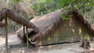 Vietnam Savaşı sırasında Cu Chi tünellerindeki gerilla kampının görüldüğü yer artık turistik bir yer. Seyahat konsepti. Cu Chi, Viet Nam Cu Chi 