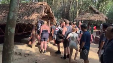 Vietnam Savaşı sırasında Cu Chi tünellerindeki gerilla kampının görüldüğü yer artık turistik bir yer. Seyahat konsepti. Cu Chi, Viet Nam Cu Chi 06.06.2024