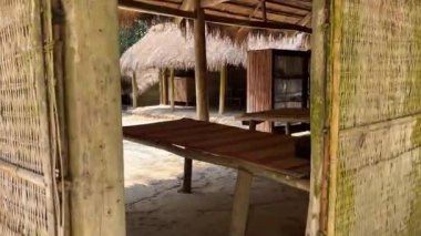 Vietnam Savaşı sırasında Cu Chi tünellerindeki gerilla kampının görüldüğü yer artık turistik bir yer. Seyahat konsepti. Cu Chi, Viet Nam Cu Chi 