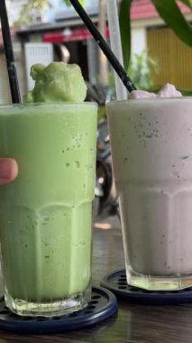 Fox Berries ve Avocado Smoothie Seç Seç Seç Seç Seç Seç Seç Seç Seç Seç Seç Seç Sağlıklı Kokteyl Seç Bir Seçim Yap. Yüksek kalite 4k görüntü