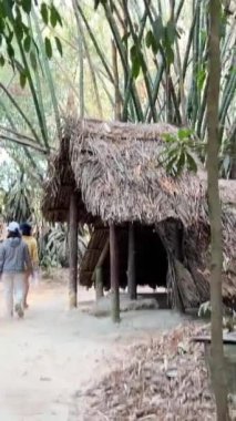 Vietnam Savaşı sırasında Cu Chi tünellerindeki gerilla kampının görüldüğü yer artık turistik bir yer. Seyahat konsepti. Cu Chi, Viet Nam Cu Chi 06.06.2024