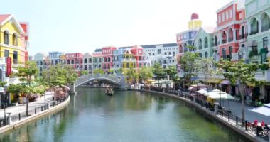 Grand World Phu Quoc, Kien Giang Eyaleti, Vietnam Grand World Phu Quoc. VN, Kien Giang bölgesindeki ünlü eğlence, eğlence ve alışveriş merkezi. Yüksek kalite 4k