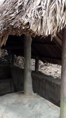 Vietnam Savaşı sırasında Cu Chi tünellerindeki gerilla kampının görüldüğü yer artık turistik bir yer. Seyahat konsepti. Cu Chi, Viet Nam Cu Chi 