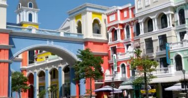 Phu Quoc adasındaki Grand World 'de güzel bir sabah, bir sürü renkli ev. Phu Quo Adası Vietnam Büyük Dünya. 