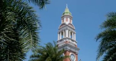 Phu Quoc adasındaki Grand World 'de güzel bir sabah, bir sürü renkli ev. Phu Quo Adası Vietnam Büyük Dünya. 