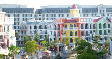 Phu Quoc adasındaki Grand World 'de güzel bir sabah, bir sürü renkli ev. Phu Quo Adası Vietnam Büyük Dünya. 