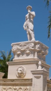 Vietnam 'da Phu Quoc adasında Yeni Şehir Büyük Dünya' yı yontuyor. Evler parlak güzel heykeller sanat kusursuzluk temizliği yıl boyunca Phu Quoc Adası Vietnam 07.17.2024