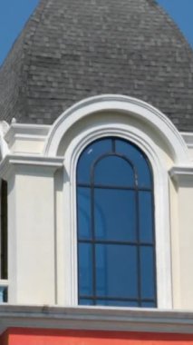 Grand World Phu Quoc Pearl Island manzaralı güzel yerlerin eşsiz mimarisidir. Venedik İtalya 'daki gibi renkli binalar Phu Quoc Adası Vietnam 07.17.2024