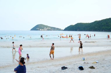 Sao plajı, Bai Sao, Güney Çin Denizi Günbatımı Phu Quoc adasındaki hayalet kasaba. Hızlı gelişen Avrupa kopyası. Muhteşem bir tatil yeri, Kien Giang vilayeti Phu Quoc Adası Vietnam 09.27.2024 