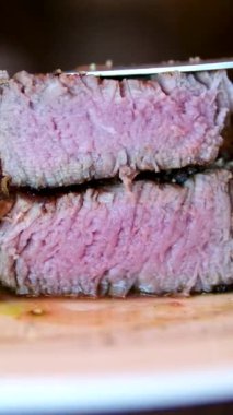 Dilimlenmiş biftek, barbekü yemeği. Yüksek kalite 4k görüntü
