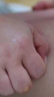 Güzel Kadın, terapist, Çin tıbbı tedavisi, sağlık ve iyileştirme konsepti tarafından tedavi altına alındı. Yüksek kalite 4k görüntü