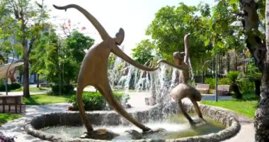 Phu Quoc Adası, Büyük Dünya, Vietnam, en son boş şehir, Kien Giang Eyaleti. Meşhur eğlence, eğlence ve alışveriş merkezi. Sıcak güneşli bir öğleden sonra.