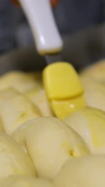 Lahana, balkabağı ve havuçtan turta yapma süreci. Yüksek kalite 4k görüntü