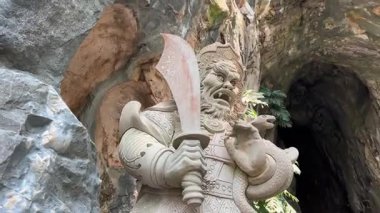 Da Nang, Vietnam, Asya Mermer Dağları 'nın Arkaplan' da gözler önüne serilen manzarası. Yüksek kalite 4k görüntü