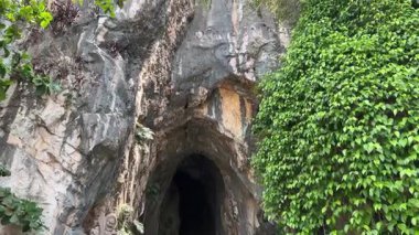 Da Nang, Vietnam, Asya Mermer Dağları 'nın Arkaplan' da gözler önüne serilen manzarası. Yüksek kalite 4k görüntü