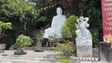 Da Nang, Vietnam, Asya Mermer Dağları 'nın Arkaplan' da gözler önüne serilen manzarası. Yüksek kalite 4k görüntü