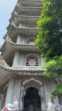 Da Nang, Vietnam, Asya Mermer Dağları 'nın Arkaplan' da gözler önüne serilen manzarası. Yüksek kalite 4k görüntü