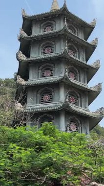 Da Nang, Vietnam, Asya Mermer Dağları 'nın Arkaplan' da gözler önüne serilen manzarası. Yüksek kalite 4k görüntü