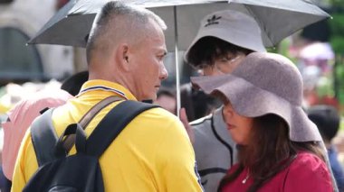 Farklı milletlerden gelen turist kalabalığı sanat sarayları, yüksek turizm merkezleri, güzel manzaralı, ünlü yerler. Ba Na Hills Da Nang Vietnam 05.21.2025