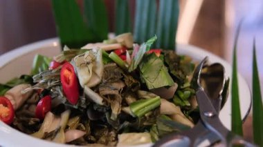 Avokadolu lezzetli Meksika salatası. Salata, biber.