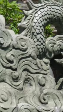 Vietnam 'ın Danang şehrindeki Linh Ung Pagoda' da DANG VİETNAM Bayan Buda heykeli. Yüksek kalite 4k görüntü