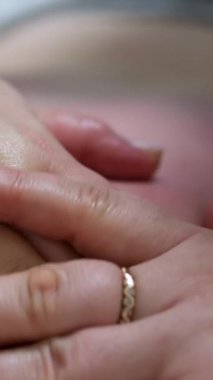 Profesyonel spa masajı, sırt, ayak, vücut masajı. Yüksek kalite 4k görüntü